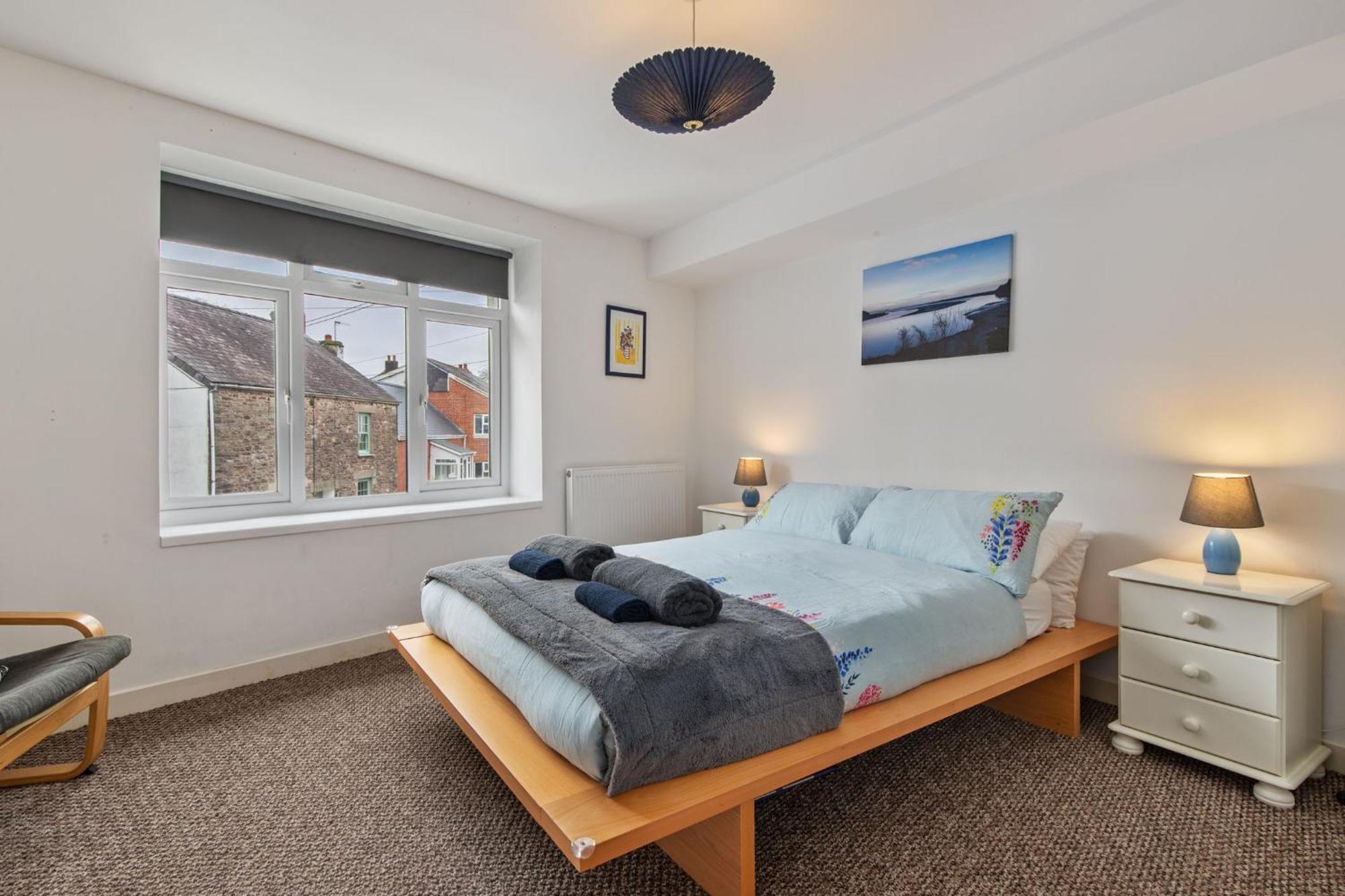 Dan Y Bryn - A Lovely 3 Bedroom House Centrally Located In Лаарн Екстериор снимка